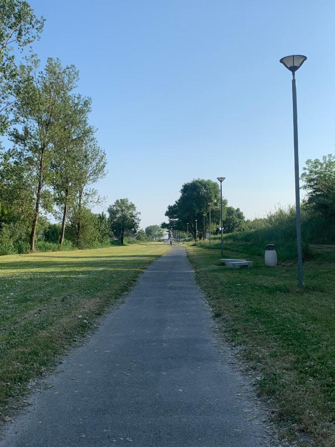 Casa Violetta Bed & Breakfast Marina di Massa Zewnętrze zdjęcie