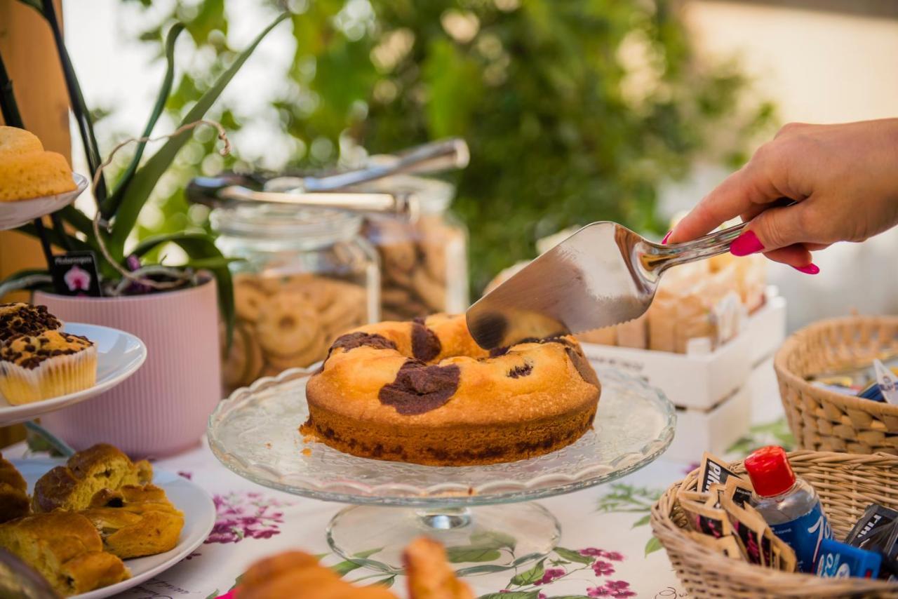 Casa Violetta Bed & Breakfast Marina di Massa Zewnętrze zdjęcie