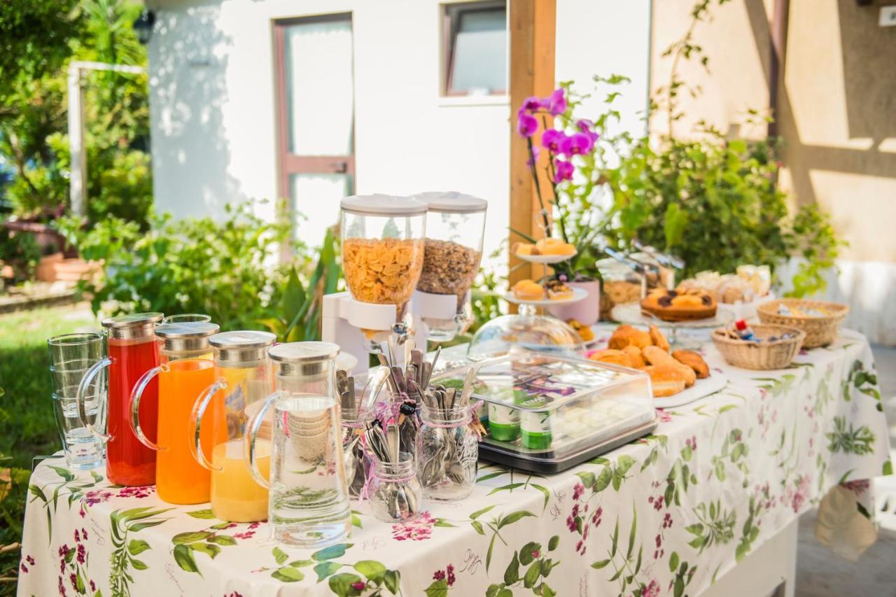 Casa Violetta Bed & Breakfast Marina di Massa Zewnętrze zdjęcie
