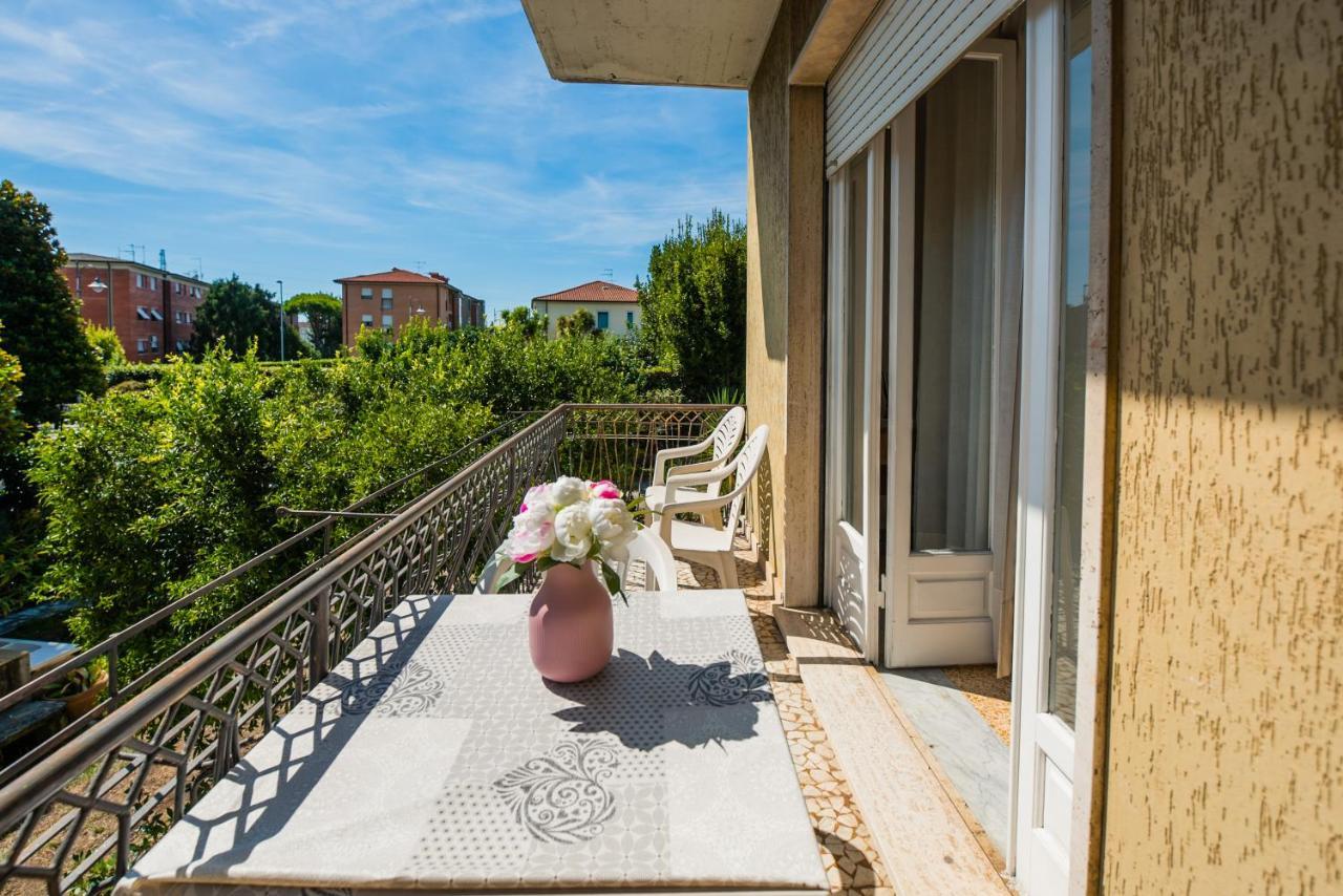 Casa Violetta Bed & Breakfast Marina di Massa Zewnętrze zdjęcie