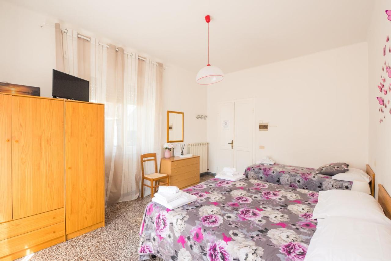 Casa Violetta Bed & Breakfast Marina di Massa Zewnętrze zdjęcie